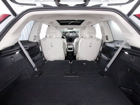 Used 2024 Volvo XC90 B6 Plus w/ Protection Package Premier image 28