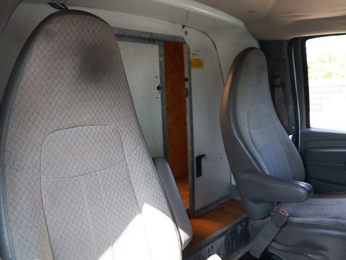 Used 2012 Chevrolet Express 3500 Extended RWD image 13