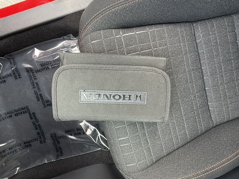 Certified 2025 Honda HR-V Sport image 34