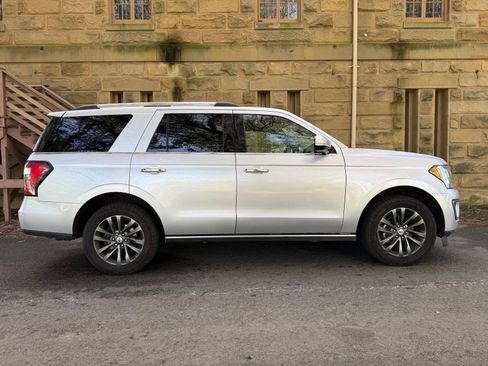 Used 2019 Ford Expedition Limited image 4