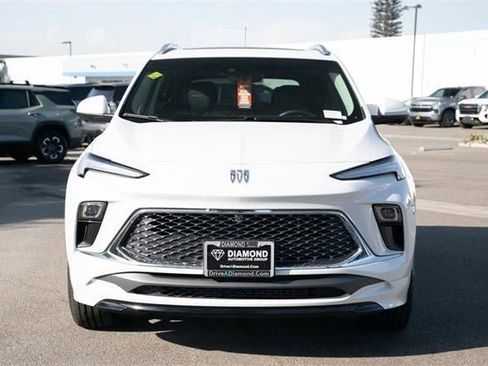 Used 2025 Buick Encore GX Avenir w/ Avenir Technology Package image 2