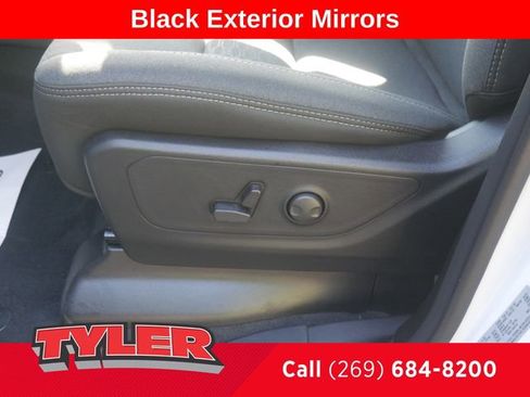 New 2026 RAM 1500 4x4 Crew Cab image 24