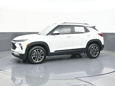 New 2026 Chevrolet TrailBlazer LT w/ Driver Confidence Package FWD image 8
