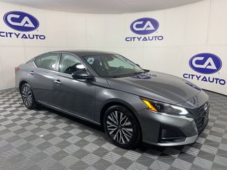 Used 2025 Nissan Altima 2.5 SV FWD video 1
