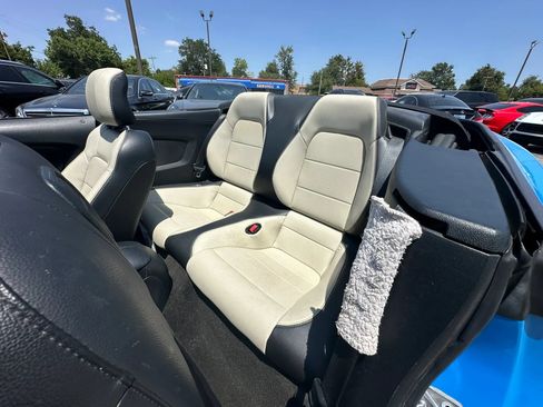 Used 2017 Ford Mustang Premium RWD image 20
