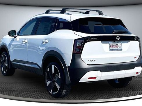 New 2026 Nissan Kicks SR w/ Cold Weather Package FWD image 3