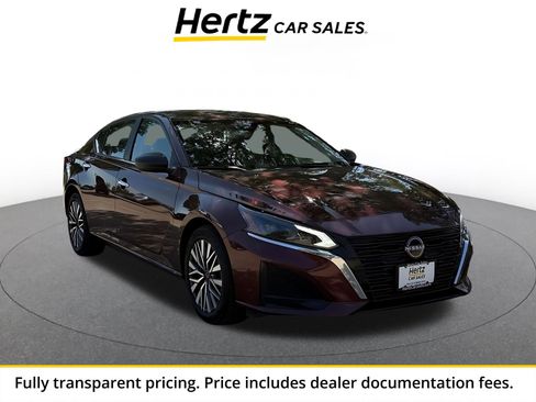Used 2025 Nissan Altima 2.5 SV FWD image 1