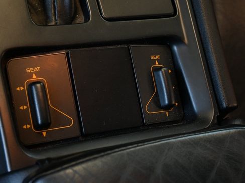 Used 1993 Chevrolet Corvette Coupe image 17