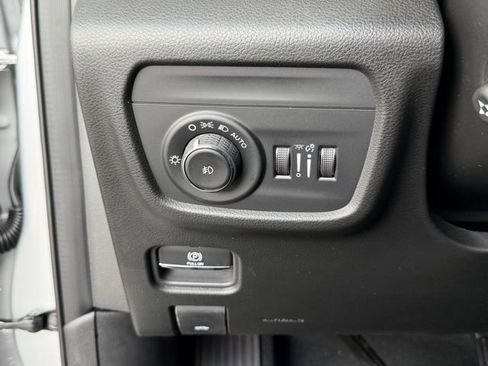 New 2026 Jeep Grand Cherokee Limited AWD/4WD image 17