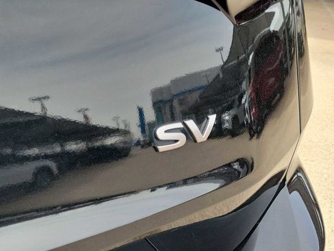 Used 2024 Nissan Rogue SV image 3