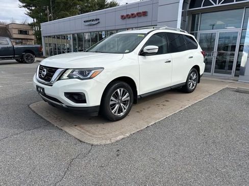 Used 2019 Nissan Pathfinder S image 3