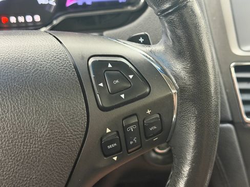Used 2013 Lincoln MKT AWD image 29
