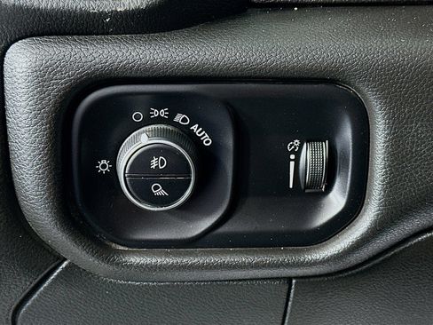 Used 2022 RAM 2500 Big Horn w/ Cold Weather Group AWD/4WD image 10