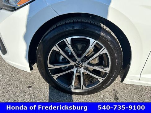 Used 2024 Volkswagen Jetta Sport image 36