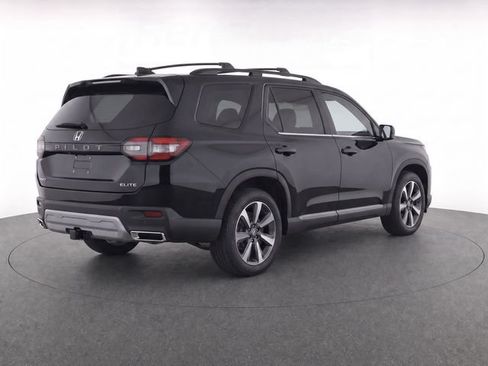 Used 2023 Honda Pilot Elite image 4
