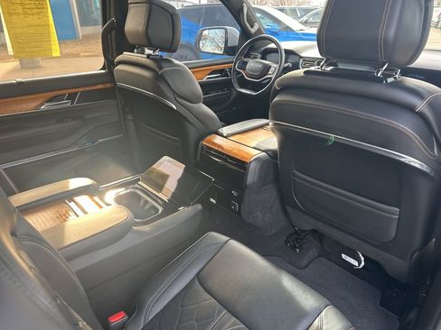 Used 2022 Jeep Grand Wagoneer Series III image 31