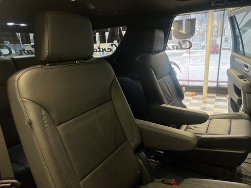 Used 2025 Chevrolet Tahoe Z71 w/ Comfort Package image 43