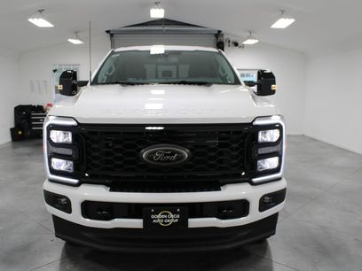 New 2026 Ford F250 Lariat w/ Black Appearance Package