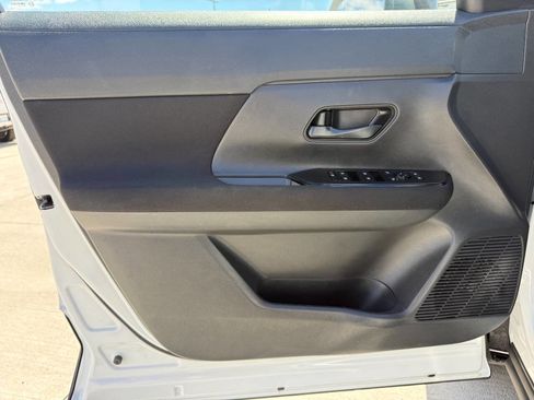 Used 2025 Nissan Kicks S AWD/4WD image 30