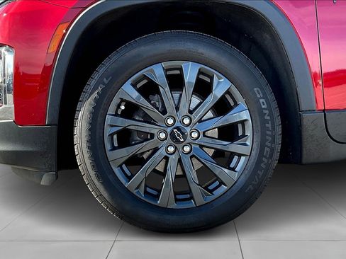 Used 2023 Chevrolet Traverse RS image 38