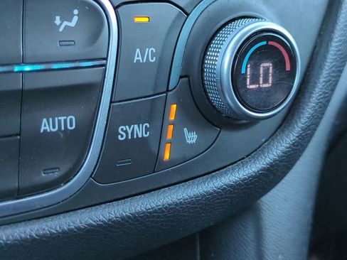 Used 2018 Chevrolet Equinox LT image 20