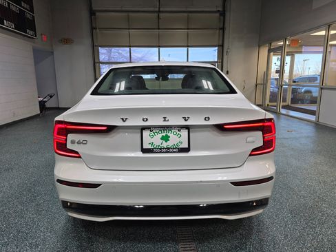 Used 2023 Volvo S60 T8 Plus image 8
