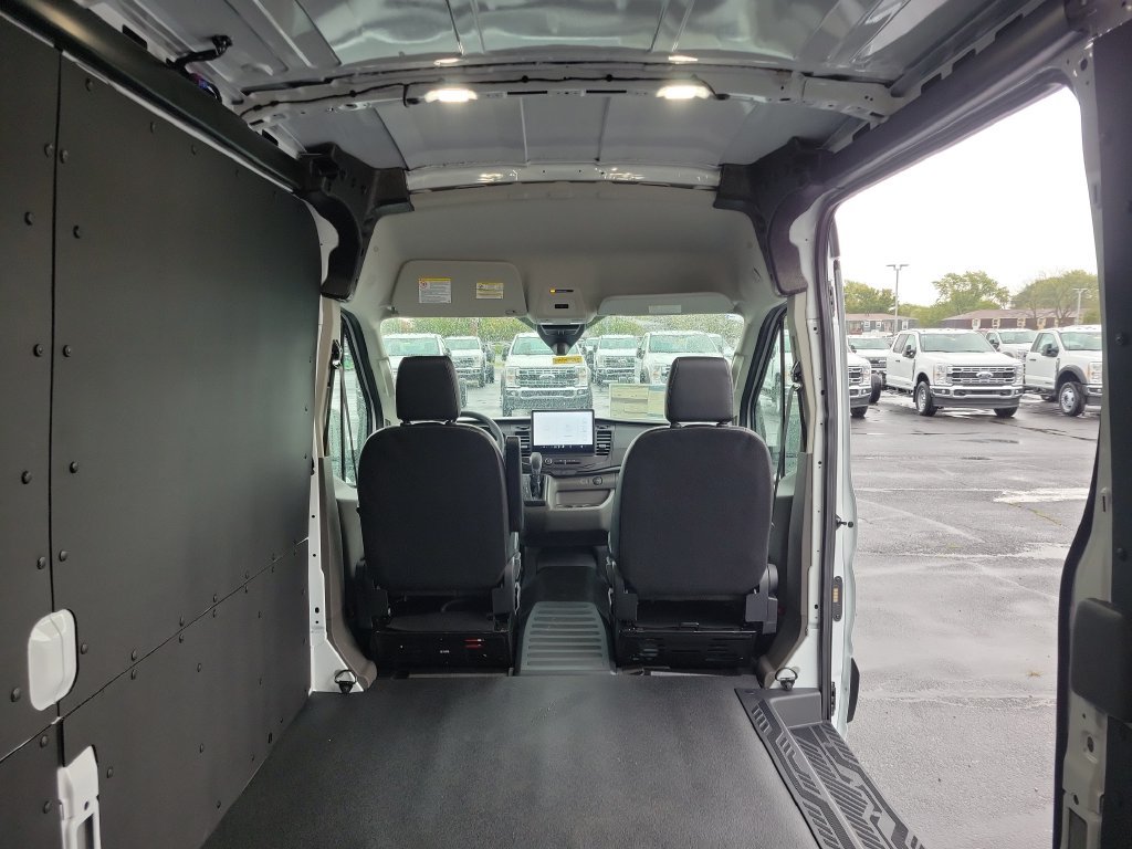 New 2026 Ford Transit 250 148 Medium Roof RWD image 19