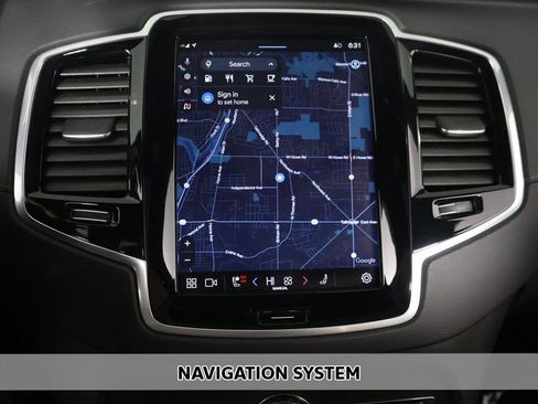 Used 2024 Volvo XC90 B6 Ultimate w/ Protection Package Premier AWD/4WD image 3