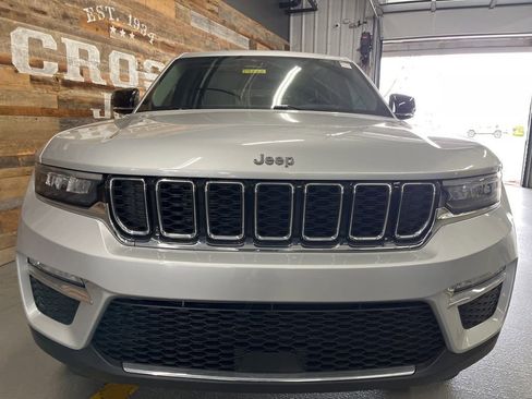 Used 2022 Jeep Grand Cherokee Limited image 2