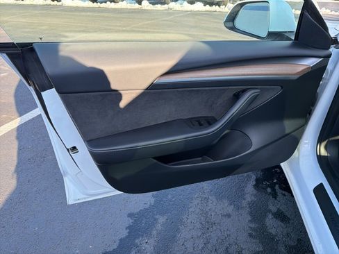 Used 2023 Tesla Model 3 Standard Range image 18