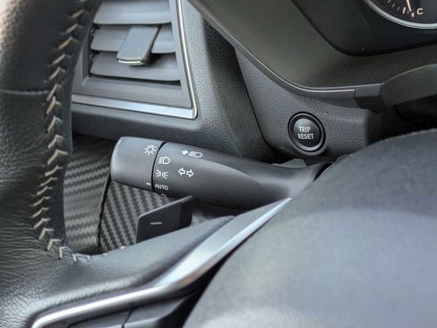 Used 2024 Subaru Ascent Premium w/ Convenience Package image 27