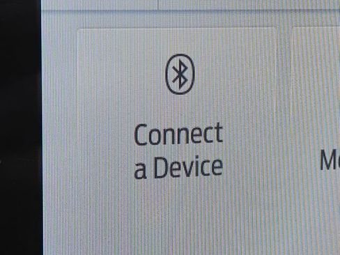 Used 2023 Ford Explorer XLT w/ Equipment Group 202A image 6