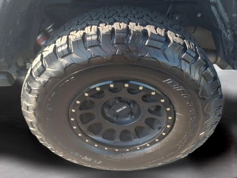 Used 2021 Jeep Gladiator Mojave AWD/4WD image 10