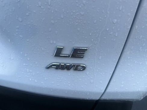 Used 2022 Toyota RAV4 LE image 7