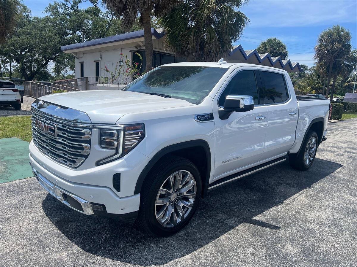 Used 2025 GMC Sierra 1500 Denali w/ Denali Reserve Package RWD image 2