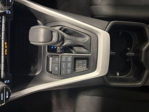 Used 2025 Toyota RAV4 XLE image 45