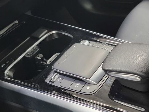 Used 2023 Mercedes-Benz GLB 250 4MATIC image 25