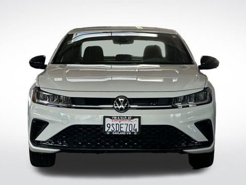 Certified 2025 Volkswagen Jetta Sport image 11