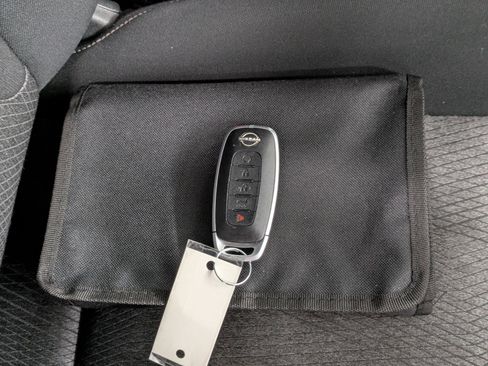 Used 2024 Nissan Rogue SV image 13