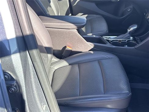 Certified 2021 Buick Encore GX Essence w/ Advanced Technology Package image 27