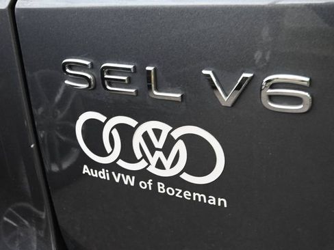 Used 2022 Volkswagen Atlas SEL R-Line AWD/4WD image 4
