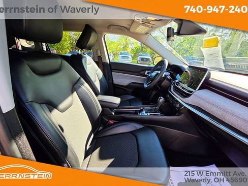 Used 2022 Jeep Compass Latitude image 25