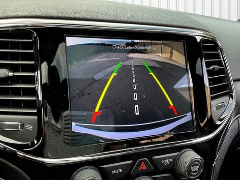 Used 2021 Jeep Grand Cherokee Limited image 14