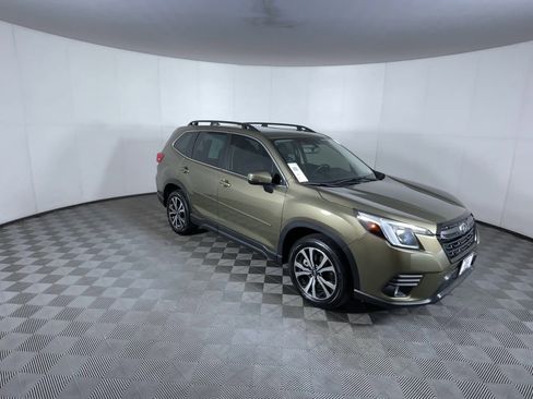 Used 2023 Subaru Forester Limited image 2