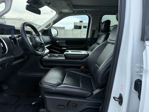 Used 2025 Ford Expedition Max Platinum AWD/4WD image 16