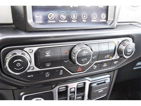 Used 2022 Jeep Gladiator Overland image 23