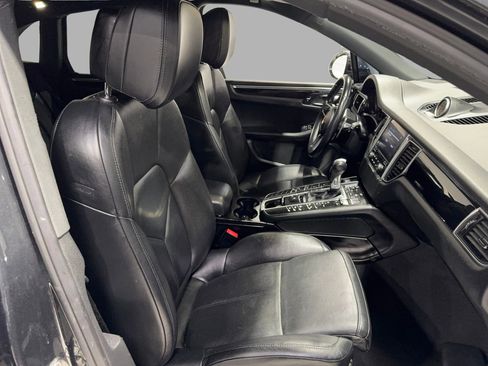 Used 2017 Porsche Macan image 18