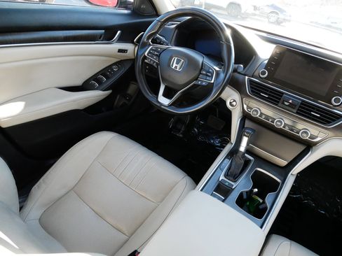 Certified 2018 Honda Accord EX-L image 9