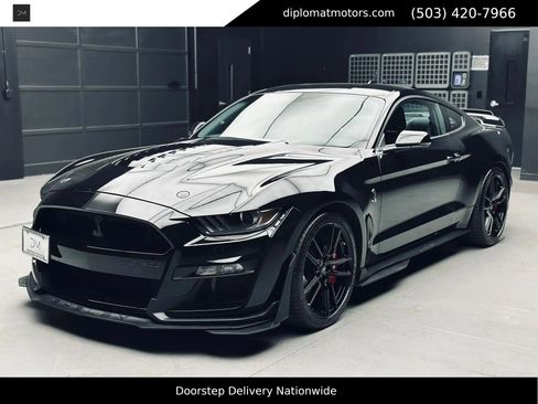 Used 2022 Ford Mustang Shelby GT500 w/ Technology Package RWD image 1