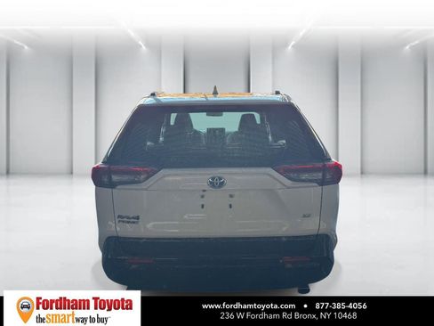 Used 2024 Toyota RAV4 SE image 6